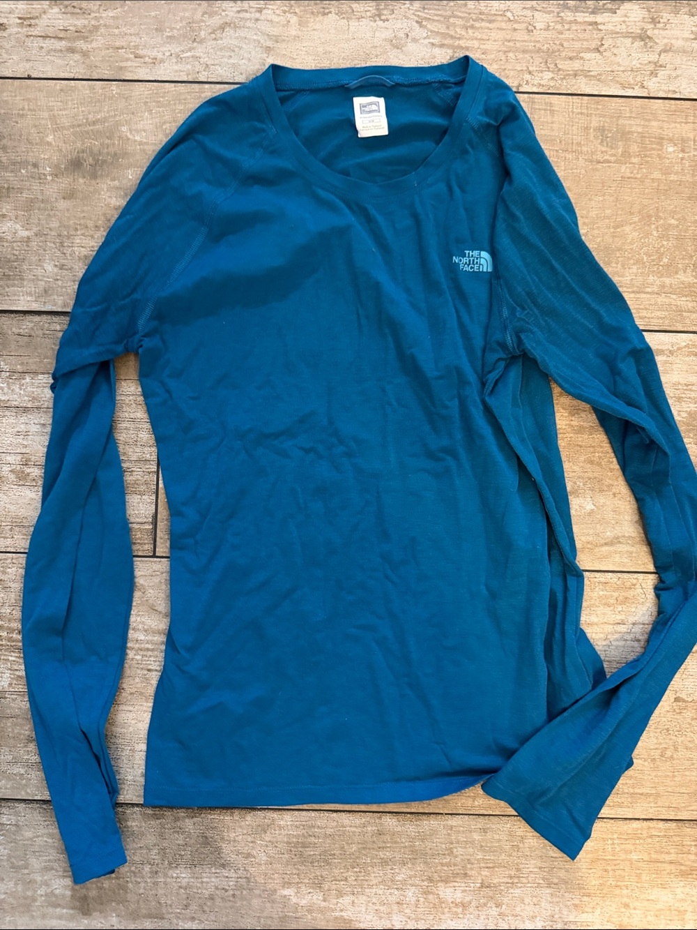 The North Face Women's Long Sleeve Crewneck in Teal